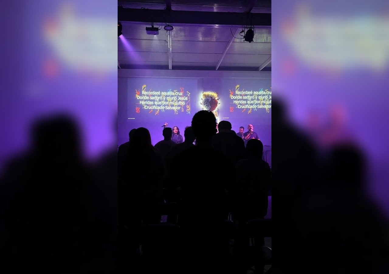 Grupo de jóvenes unidos